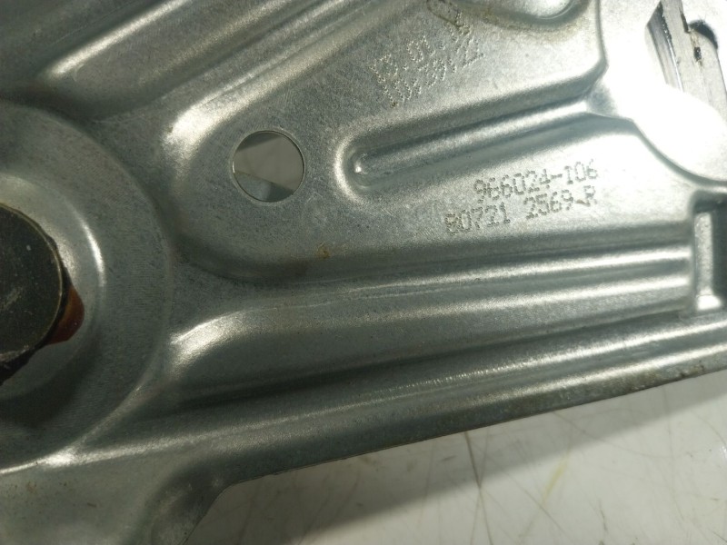 Recambio de elevalunas delantero izquierdo para renault scénic iii (jz0/1_) 1.2 tce referencia OEM IAM 807212569R 807212569R 