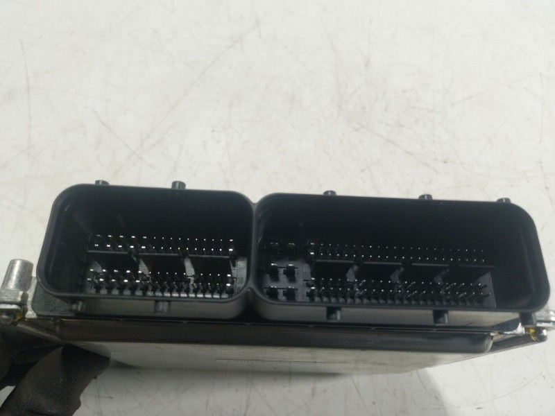 Recambio de centralita motor uce para volkswagen golf viii (cd1, da1) 1.0 tsi referencia OEM IAM  05C907394C 