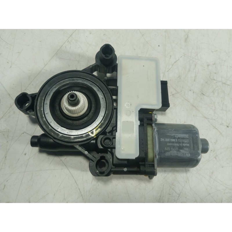 Recambio de motor elevalunas trasero izquierdo para volkswagen golf viii (cd1, da1) 1.0 tsi referencia OEM IAM  5Q0959408G 