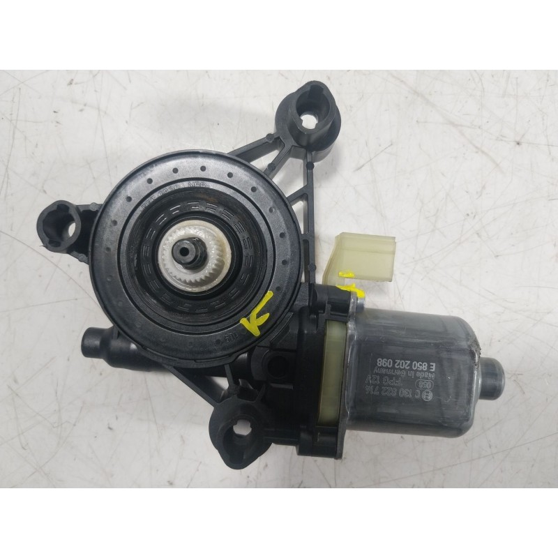 Recambio de motor elevalunas delantero derecho para volkswagen golf viii (cd1, da1) 1.0 tsi referencia OEM IAM  5Q0959802A 