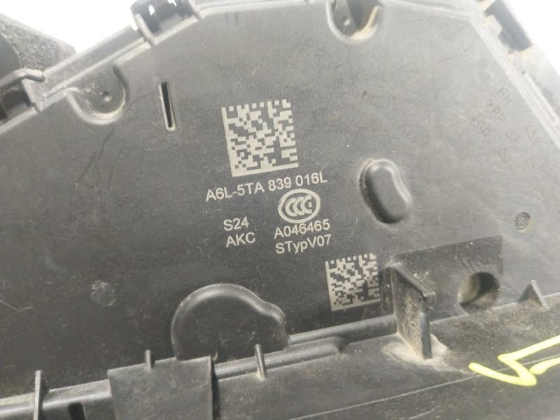 Recambio de cerradura puerta trasera derecha para volkswagen golf viii (cd1, da1) 1.0 tsi referencia OEM IAM  5TA839016L 