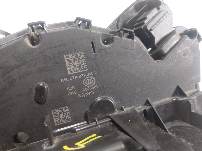 Recambio de cerradura puerta trasera izquierda para volkswagen golf viii (cd1, da1) 1.0 tsi referencia OEM IAM  5TA839015L 