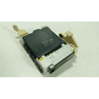 CAJA RELES / FUSIBLES 8273060300 8922160F40 