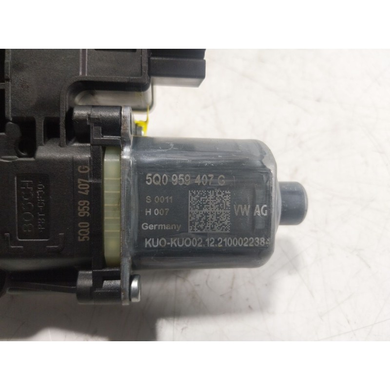 Recambio de motor elevalunas trasero derecho para volkswagen golf viii (cd1, da1) 1.0 tsi referencia OEM IAM  5Q0959407G 