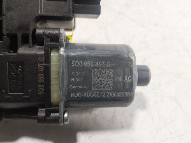 Recambio de motor elevalunas trasero derecho para volkswagen golf viii (cd1, da1) 1.0 tsi referencia OEM IAM  5Q0959407G 