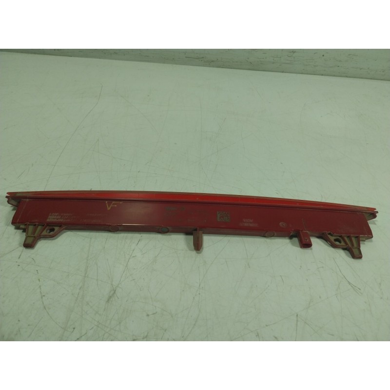 Recambio de piloto trasero central para volkswagen golf viii (cd1, da1) 1.0 tsi referencia OEM IAM  5C0945087 