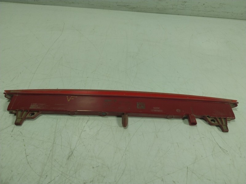 Recambio de piloto trasero central para volkswagen golf viii (cd1, da1) 1.0 tsi referencia OEM IAM  5C0945087 