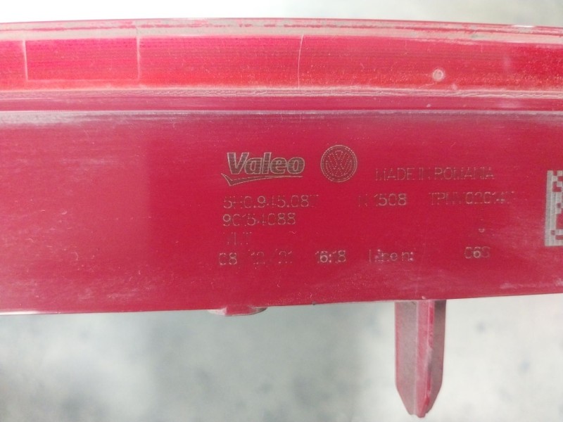 Recambio de piloto trasero central para volkswagen golf viii (cd1, da1) 1.0 tsi referencia OEM IAM  5C0945087 