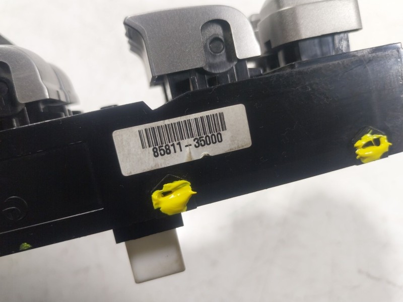 Recambio de mando elevalunas delantero izquierdo para ssangyong tivoli 1.6 xdi 160 referencia OEM IAM  8581135000 