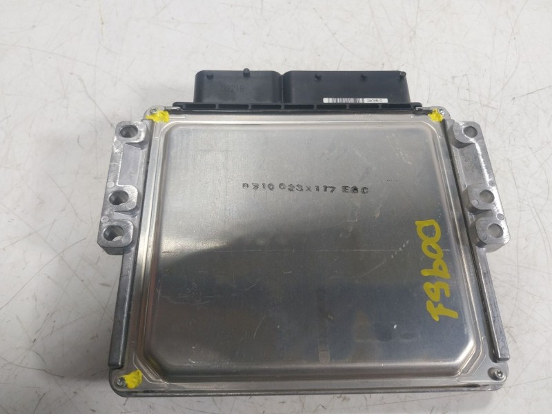 Recambio de centralita motor uce para ssangyong tivoli 1.6 xdi 160 referencia OEM IAM  6735400332 