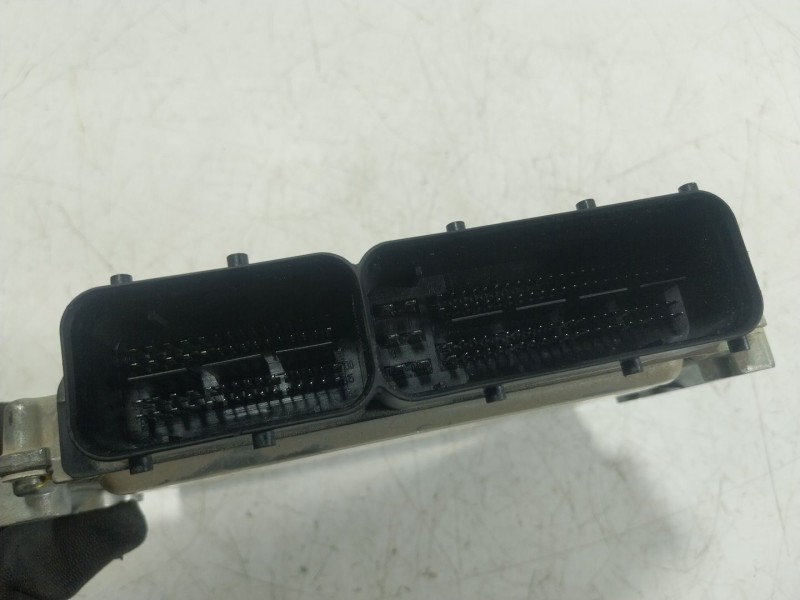 Recambio de centralita motor uce para ssangyong tivoli 1.6 xdi 160 referencia OEM IAM  6735400332 