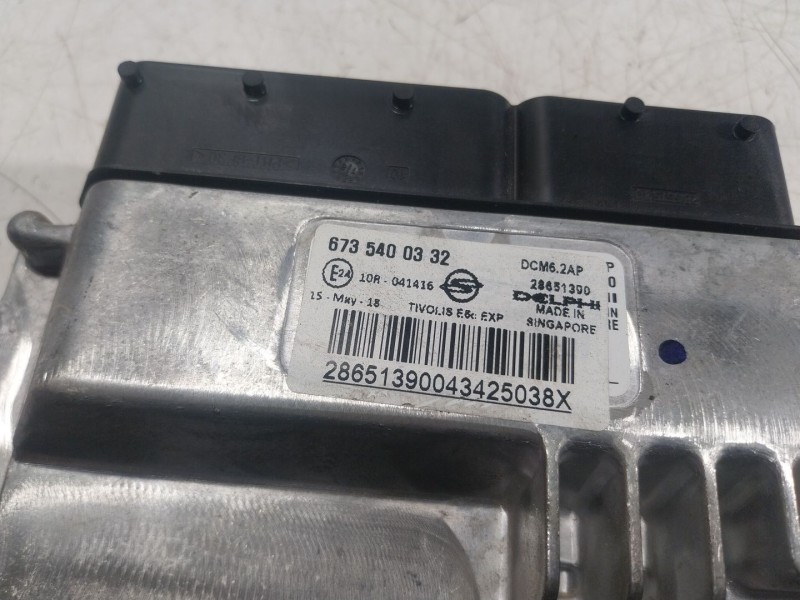 Recambio de centralita motor uce para ssangyong tivoli 1.6 xdi 160 referencia OEM IAM  6735400332 