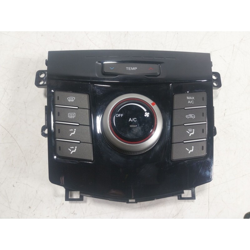 Recambio de mando climatizador para ssangyong tivoli 1.6 xdi 160 referencia OEM IAM  6871035300 