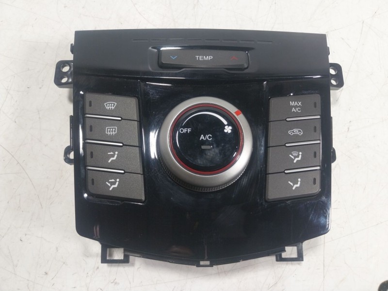 Recambio de mando climatizador para ssangyong tivoli 1.6 xdi 160 referencia OEM IAM  6871035300 