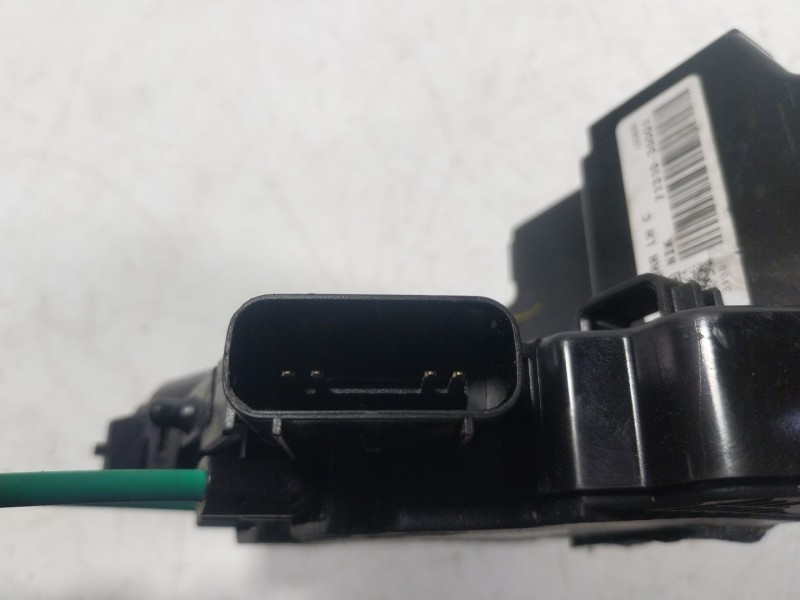 Recambio de cerradura puerta trasera izquierda para ssangyong tivoli 1.6 xdi 160 referencia OEM IAM  7131035001 