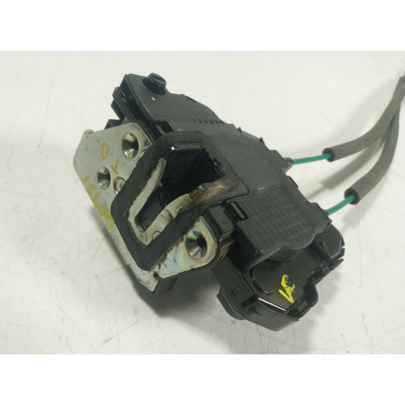 Recambio de cerradura puerta trasera derecha para ssangyong tivoli 1.6 xdi 160 referencia OEM IAM  7132035001 