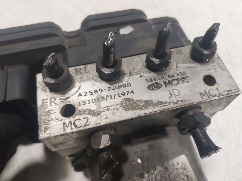 Recambio de abs para kia cee´d (jd) 1.4 crdi 90 referencia OEM IAM  58920A2230 