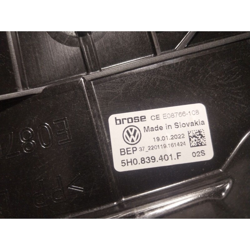 Recambio de elevalunas trasero izquierdo para volkswagen golf viii (cd1, da1) 1.0 tsi referencia OEM IAM  5H0839401F 