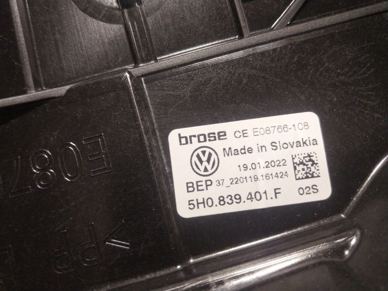 Recambio de elevalunas trasero izquierdo para volkswagen golf viii (cd1, da1) 1.0 tsi referencia OEM IAM  5H0839401F 