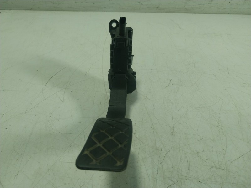 Recambio de potenciometro pedal para audi a4 b9 avant (8w5, 8wd) 2.0 tdi referencia OEM IAM  8W1723523 