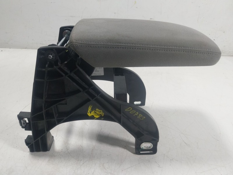 Recambio de apoyabrazos central para audi a4 b9 avant (8w5, 8wd) 2.0 tdi referencia OEM IAM  8W0864283 