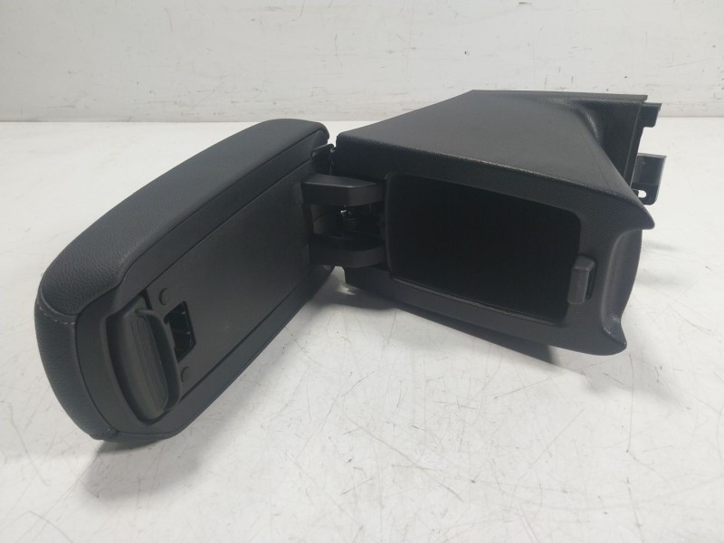 Recambio de apoyabrazos central para opel corsa f (p2jo) 1.2 (68) referencia OEM IAM   