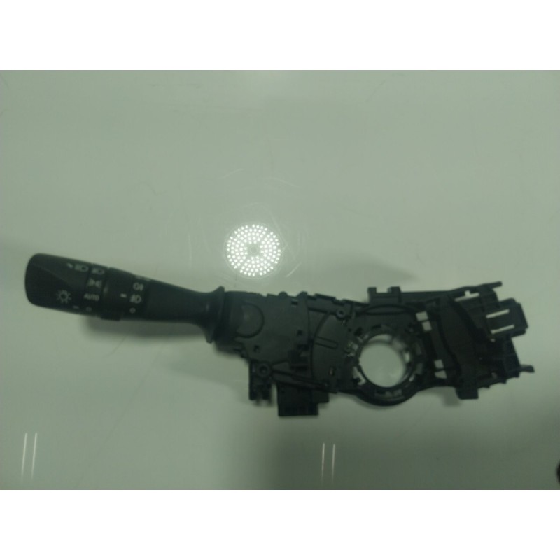 Recambio de mando luces para toyota auris (_e18_) 1.8 hybrid (zwe186_) referencia OEM IAM  0272017F852 