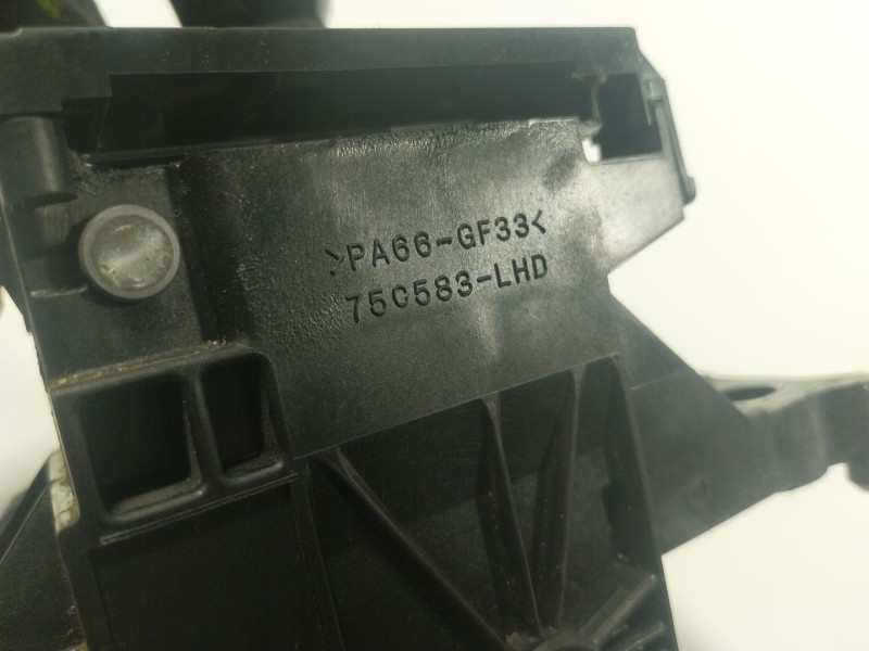 Recambio de palanca cambio para toyota auris (_e18_) 1.8 hybrid (zwe186_) referencia OEM IAM  75C583LHD 