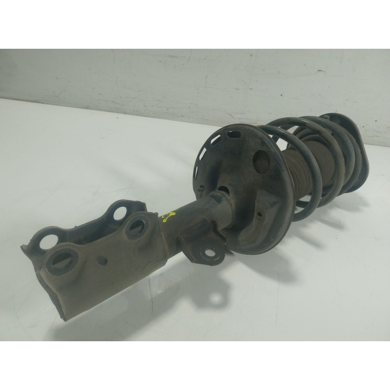 Recambio de amortiguador delantero derecho para toyota auris (_e18_) 1.8 hybrid (zwe186_) referencia OEM IAM   