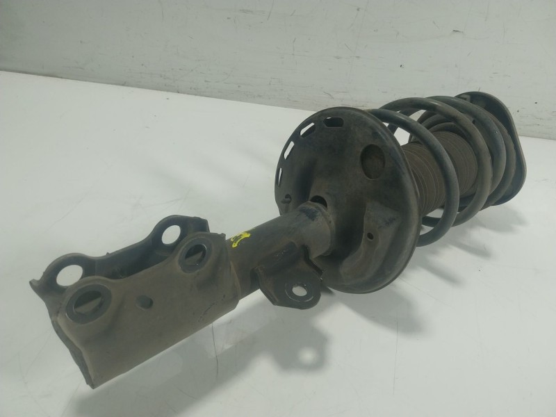 Recambio de amortiguador delantero derecho para toyota auris (_e18_) 1.8 hybrid (zwe186_) referencia OEM IAM   
