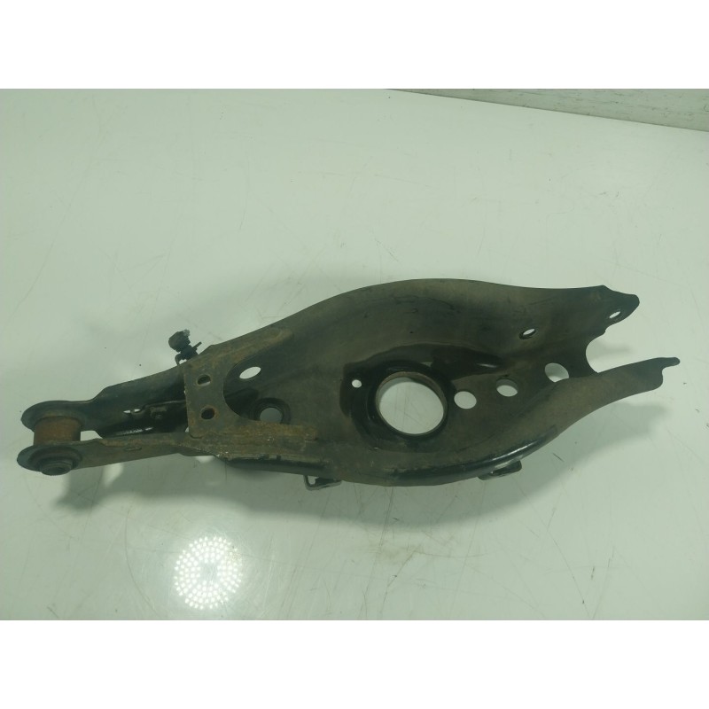 Recambio de brazo suspension inferior trasero derecho para toyota auris (_e18_) 1.8 hybrid (zwe186_) referencia OEM IAM   