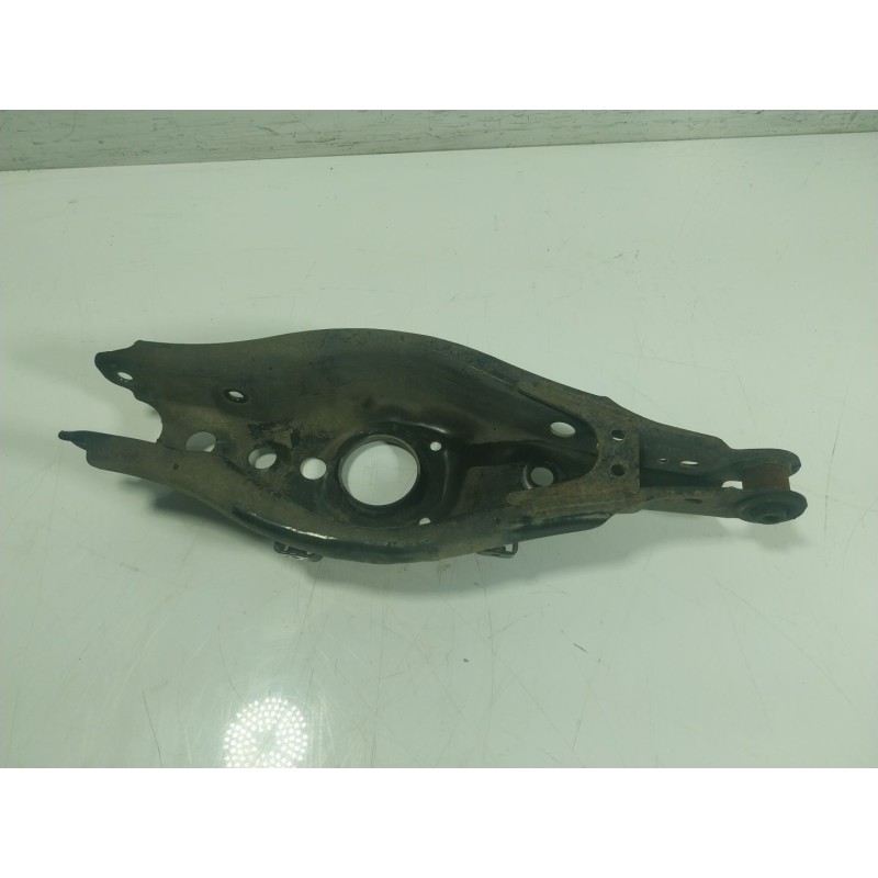 Recambio de brazo suspension inferior trasero izquierdo para toyota auris (_e18_) 1.8 hybrid (zwe186_) referencia OEM IAM   