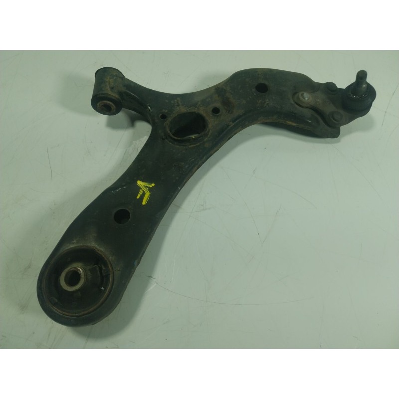 Recambio de brazo suspension inferior delantero derecho para toyota auris (_e18_) 1.8 hybrid (zwe186_) referencia OEM IAM   