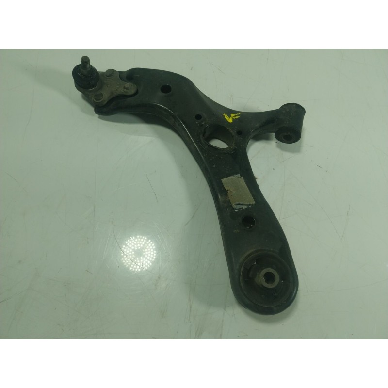 Recambio de brazo suspension inferior delantero izquierdo para toyota auris (_e18_) 1.8 hybrid (zwe186_) referencia OEM IAM   