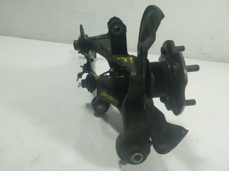 Recambio de mangueta trasera derecha para toyota auris (_e18_) 1.8 hybrid (zwe186_) referencia OEM IAM   