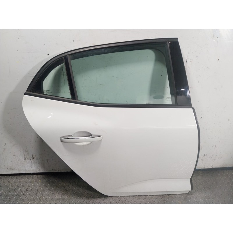 Recambio de puerta trasera derecha para renault megane iv hatchback (b9a/m/n_) 1.5 blue dci 95 (b9a2) referencia OEM IAM   