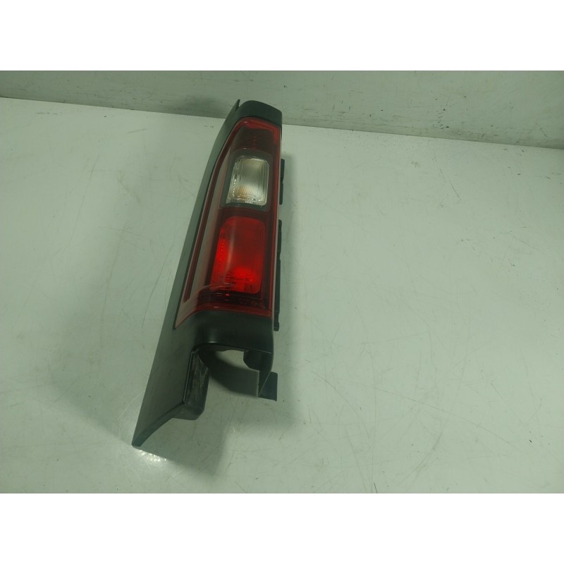 Recambio de piloto trasero izquierdo para renault trafic iii furgoneta (fg_) 2.0 dci 120 (fgmn) referencia OEM IAM 265556737R 26