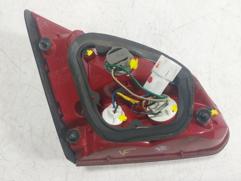 Recambio de piloto trasero derecho interior para kia cee´d (jd) 1.4 crdi 90 referencia OEM IAM 92404A2000 92404A20 