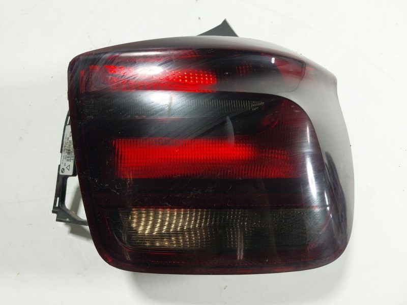 Recambio de piloto trasero derecho para bmw 1 (f20) 116 d referencia OEM IAM 63217270096 727009608 