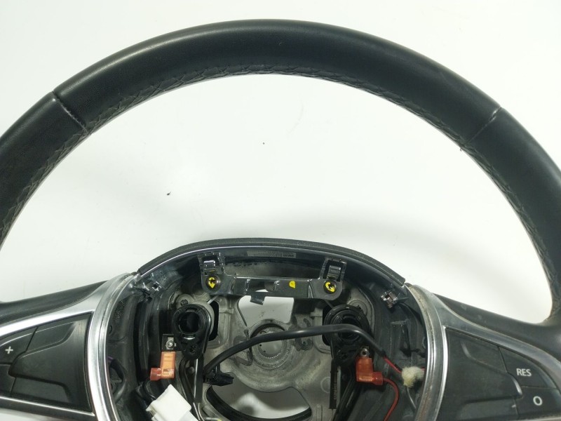 Recambio de volante para dacia duster (hs_) 1.2 tce 125 4x4 referencia OEM IAM 484000872R 484000872R 