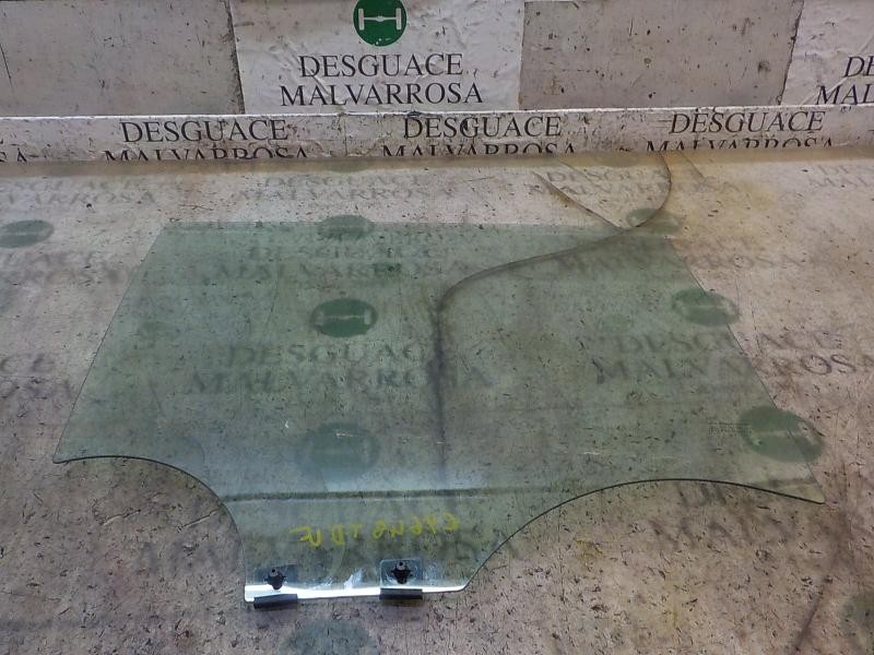 Recambio de cristal puerta trasero derecho para dacia sandero 0.9 tce cat referencia OEM IAM 823005206R  