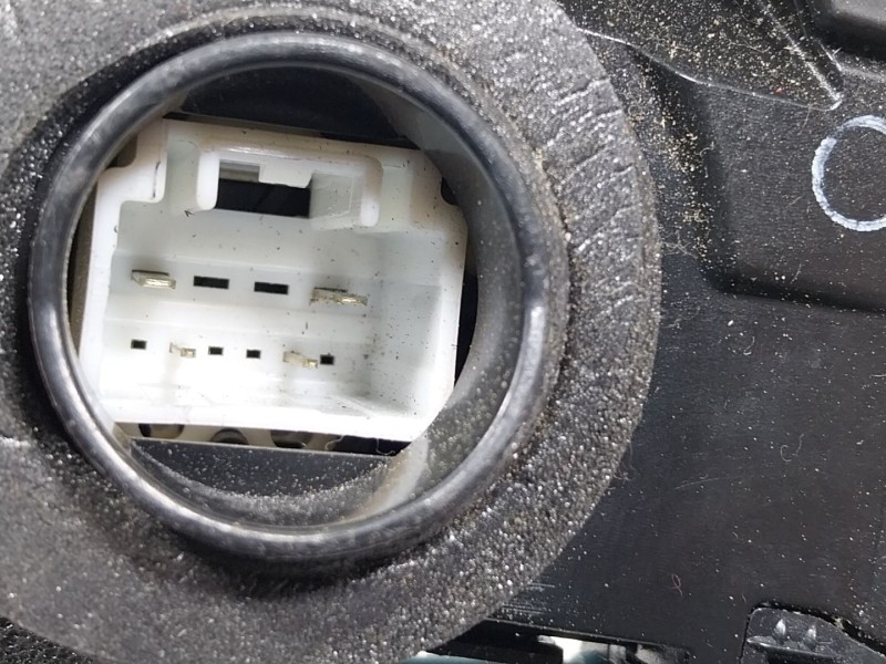 Recambio de cerradura puerta trasera derecha para lexus ct (zwa10_) 200h (zwa10_) referencia OEM IAM  6031009 