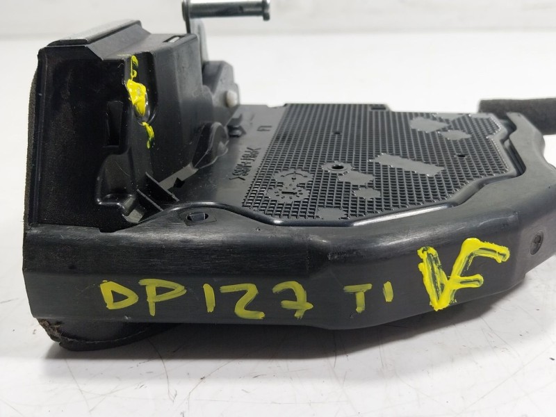 Recambio de cerradura puerta trasera izquierda para lexus ct (zwa10_) 200h (zwa10_) referencia OEM IAM  6031014 