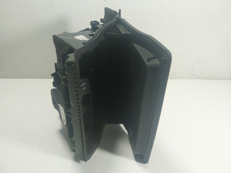 Recambio de guantera para audi q2 (gab, gag) 35 tfsi referencia OEM IAM  81B857035B 