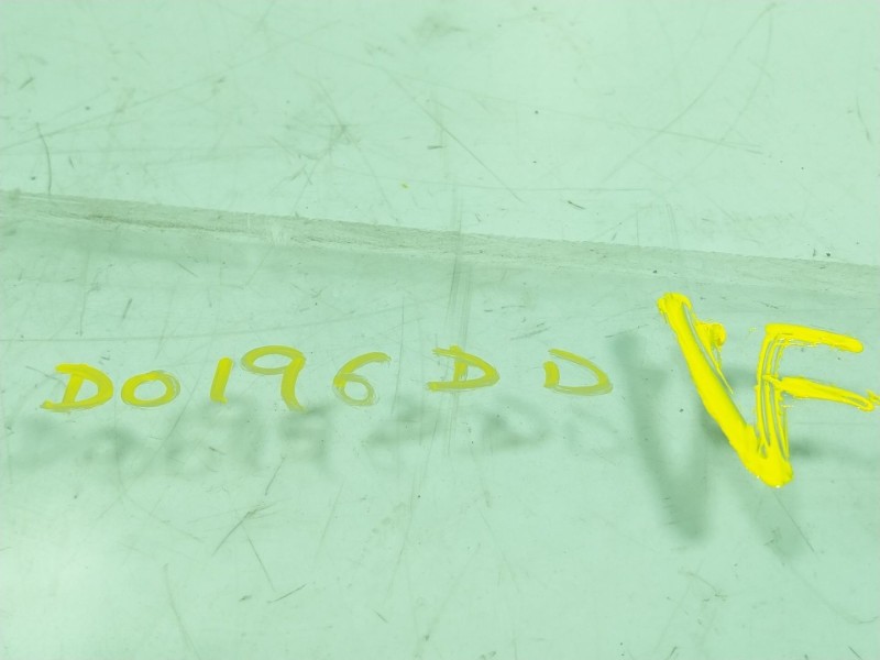 Recambio de cristal puerta delantero derecho para citroën c4 cactus 1.2 thp 110 referencia OEM IAM 9825141180  