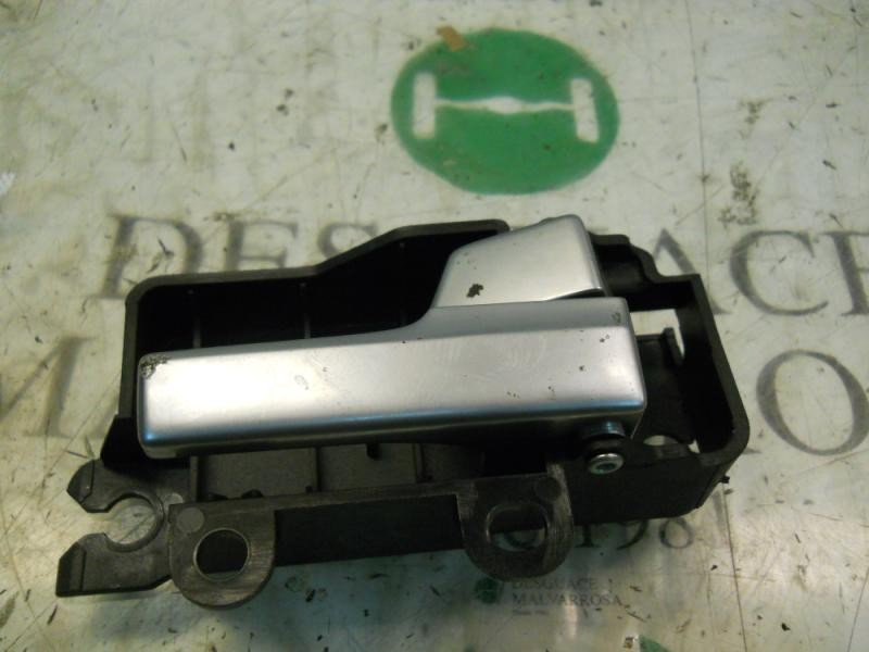 Recambio de maneta interior trasera derecha para ford focus berlina (cap) ghia referencia OEM IAM 1470111  
