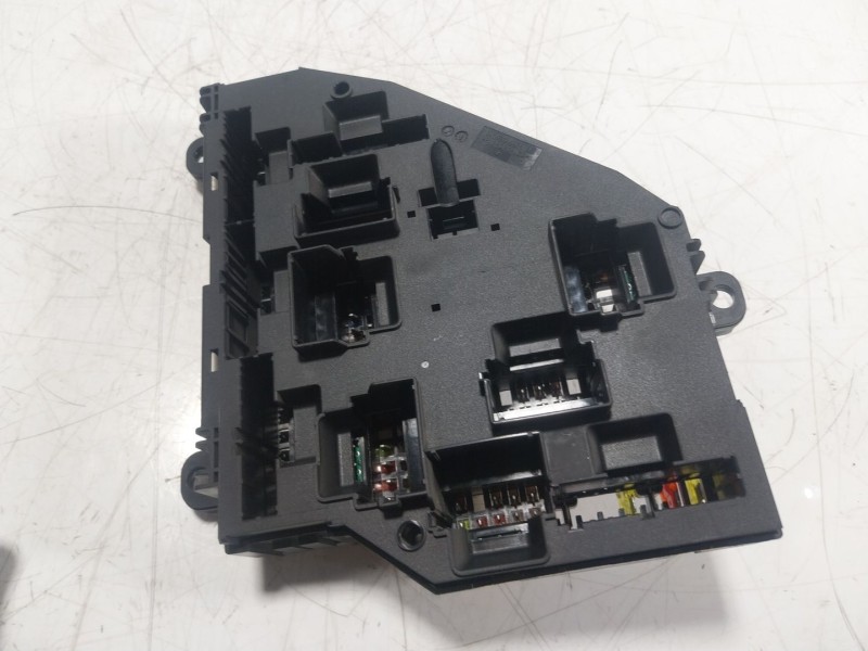 Recambio de caja reles / fusibles para bmw 5 (f10) 520 d referencia OEM IAM  923442401 