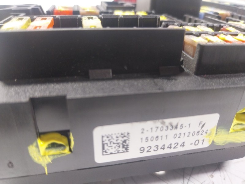 Recambio de caja reles / fusibles para bmw 5 (f10) 520 d referencia OEM IAM  923442401 