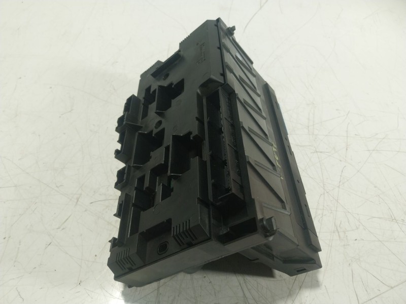 Recambio de caja reles / fusibles para bmw 5 (f10) 520 d referencia OEM IAM  923442101 