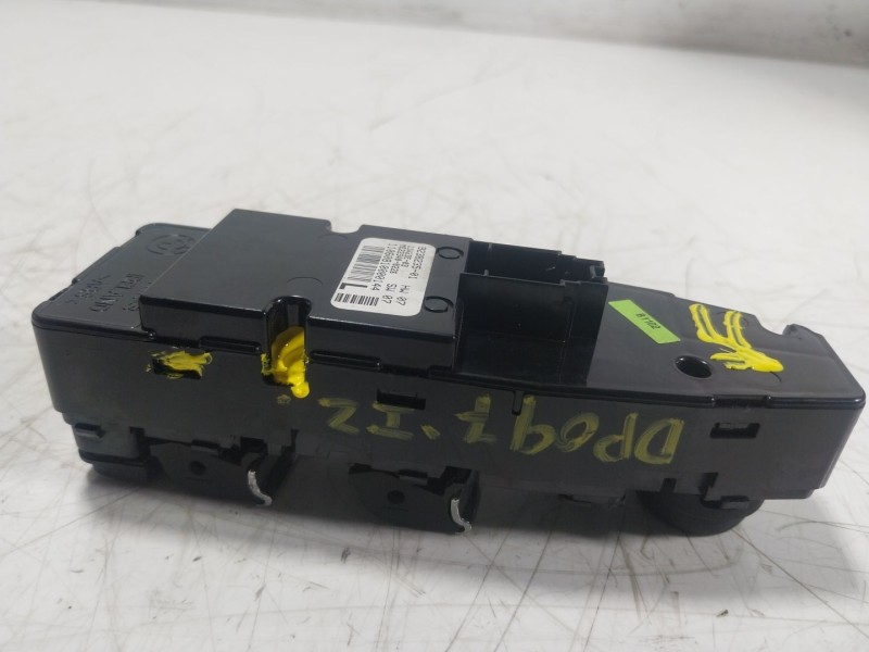 Recambio de mando elevalunas delantero izquierdo para bmw 5 (f10) 520 d referencia OEM IAM  923823501 